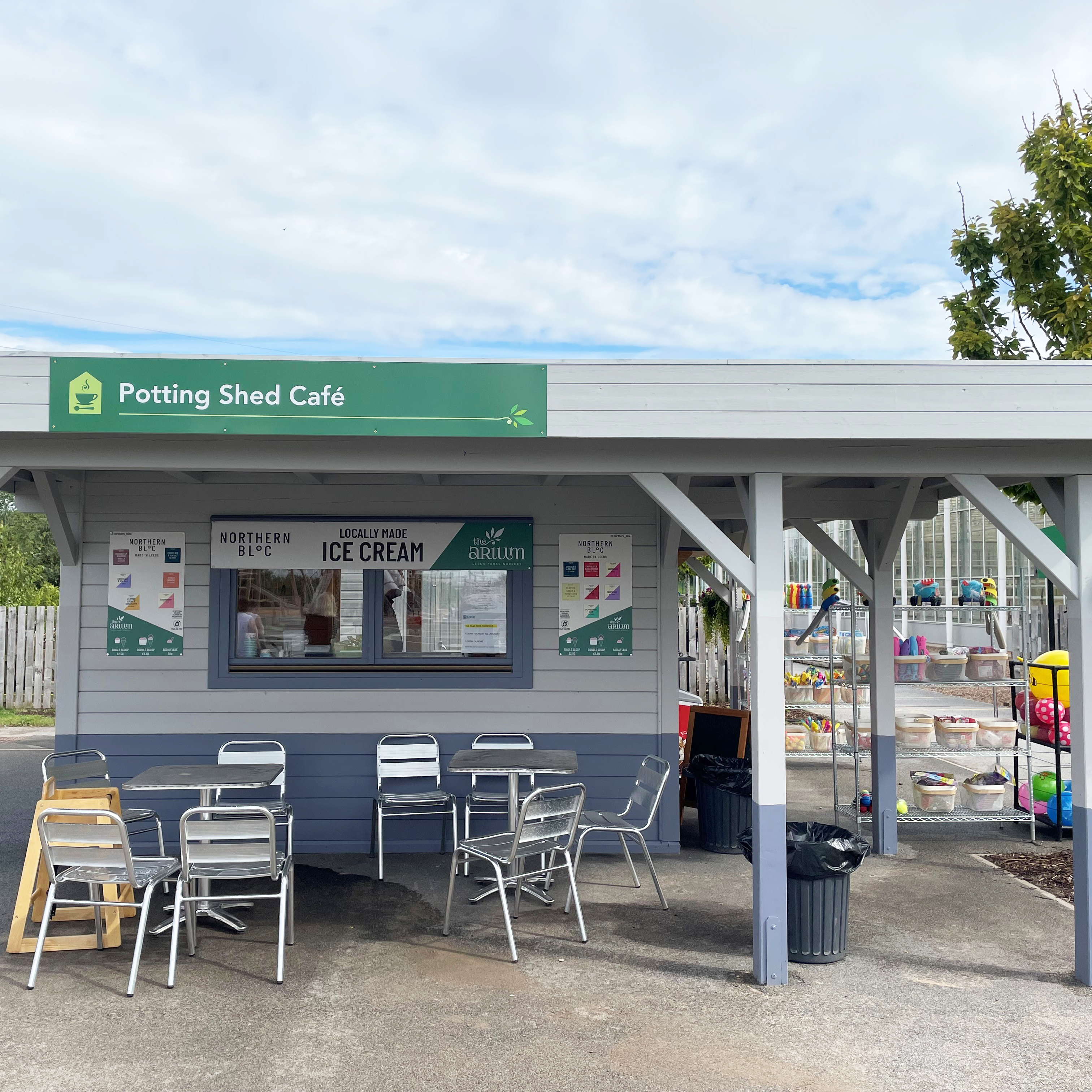 Image of the Potting Shed outdoor cafe kiosk