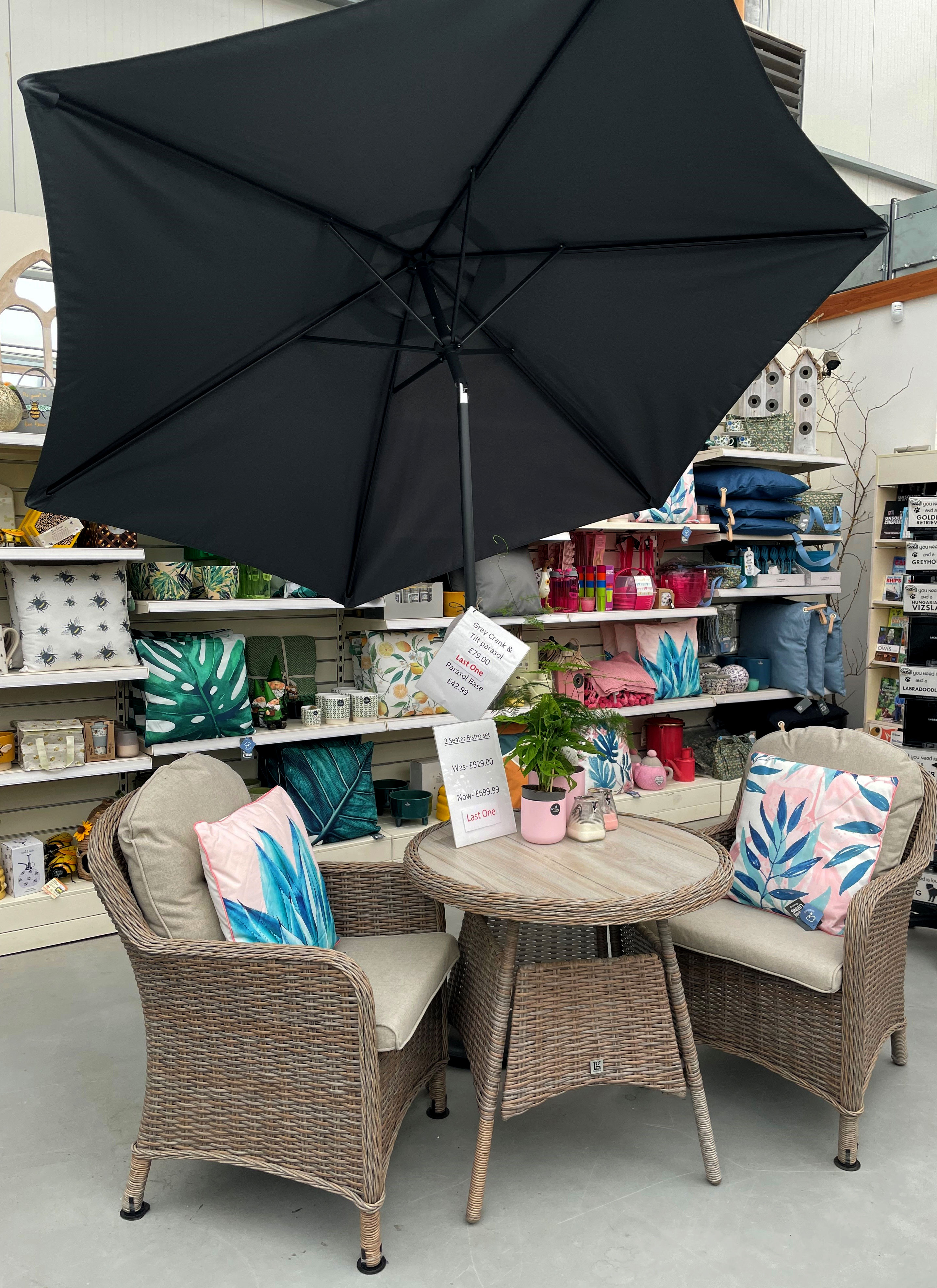Garden furniture bistro set with parasol